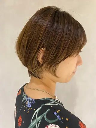 ショート カラー レイヤーカットのプロ 大人ヘア宮森貴志のヘアスタイル