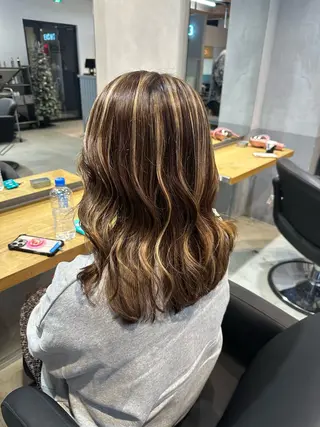 ミディアム カラー 💖ハイライト/ハイ トーン💖MIKIのヘアスタイル