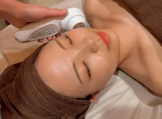 創業40周年✨美肌サ ロンRAYVIS銀座のエステ・リラクイメージ