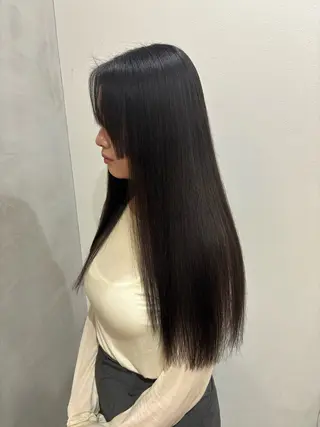 ロング Megu/ベージュ/ 透明感カラーのヘアスタイル