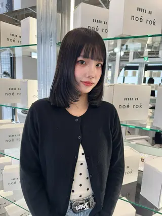 ミディアム カラー 大場 菜月のヘアスタイル
