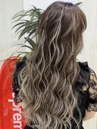 ロング カラー ヘアアレンジ Device ディバイスのヘアスタイル