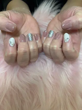 ネイル misaki 🤍のネイルデザイン