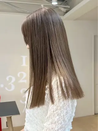 ロング HIKARI LUCK TOKYOのヘアスタイル