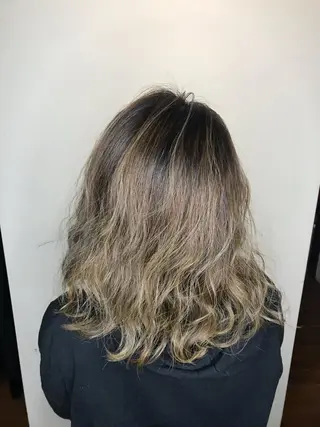 ミディアム カラー ere hair salonのヘアスタイル