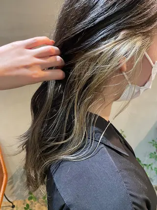 セミロング カラー OLTI所属・カジ エリナのヘアスタイル