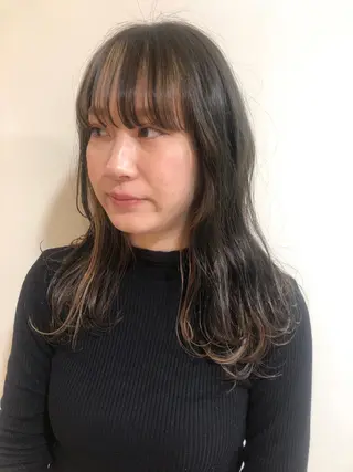 ロング カラー MIOベージュカラー 柔らかいカラーのヘアスタイル