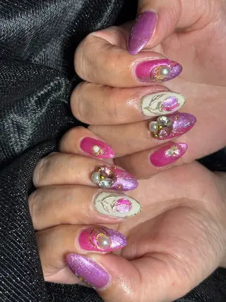 ネイル ✴︎ Delightのネイルデザイン