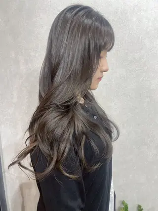 ロング カラー AIRI layer cut hairのヘアスタイル