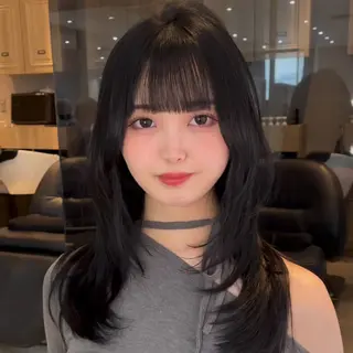 セミロング ハッシュカット🖤 レイヤー/透けカラーのヘアスタイル