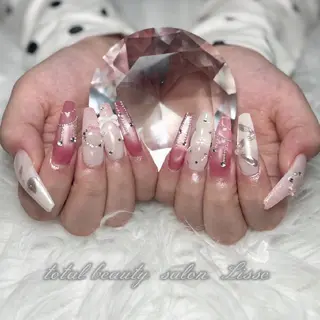 ネイル totalbeautysalonLisse所属・Lisse ネイル/ 脱毛/アイブロウのネイルデザイン