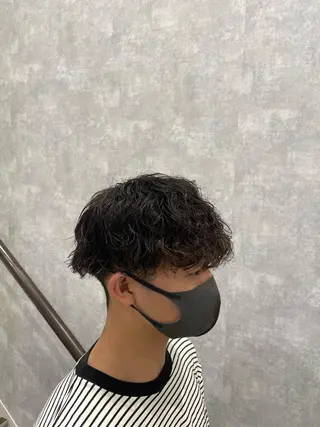 パーマ メンズ メンズ専門/パーマ スパイキーショートのヘアスタイル