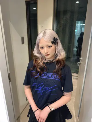 ロング カラー ハイトーン/ピンク カラー/めい🎀のヘアスタイル