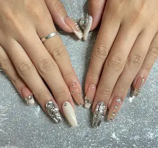 ネイル VIERU 🌈🎀💖のネイルデザイン