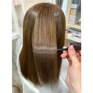 ミディアム しまうち れおなのヘアスタイル