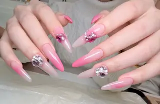 ネイル 美瑛BiEi所属・LI Bellaのネイルデザイン