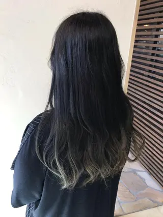 ロング カラー 浅岡 のどかのヘアスタイル