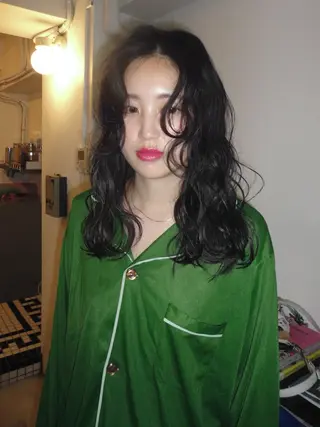 ロング 楪所属・チヒロ/パーマ /ハードパーマのヘアスタイル