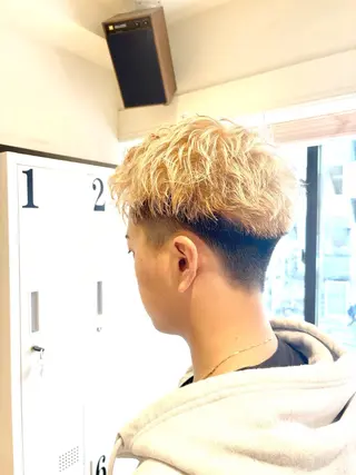 ショート カラー メンズ 新宿 新井彩斗のヘアスタイル