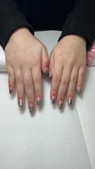 ネイル 名越 彩花のネイルデザイン