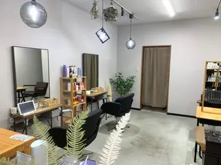 髪質改善カラーズ カフェプラスのヘアスタイル