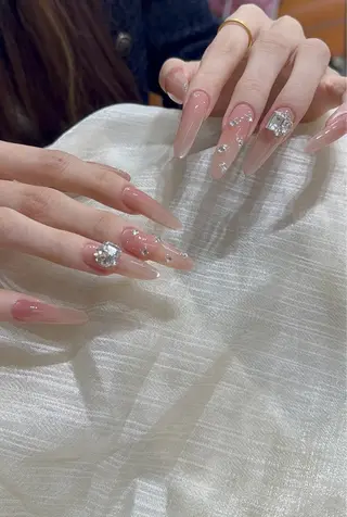 ネイル D-BEAUTY Nailsalonのネイルデザイン