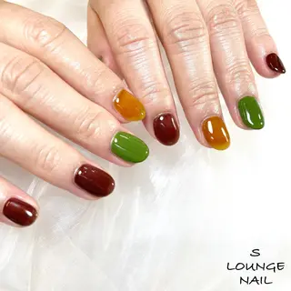 ネイル S LOUNGE NAIL所属・パーツたくさん🍓 SUMIのネイルデザイン