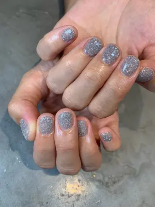 ネイル アトリエ・マリス所属・福与 美幸のネイルデザイン