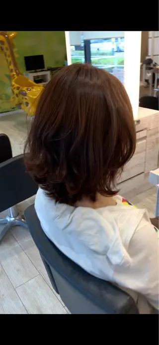 ミディアム レイヤー／パーマ 西山賢志のヘアスタイル