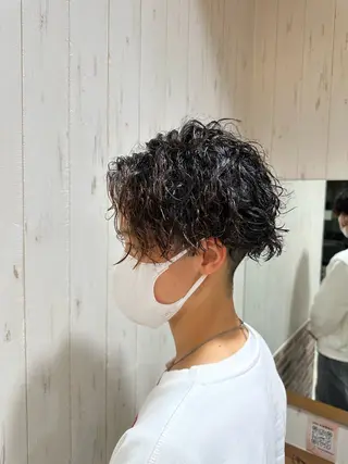 ショート パーマ メンズ 中嶋 紘夢のヘアスタイル