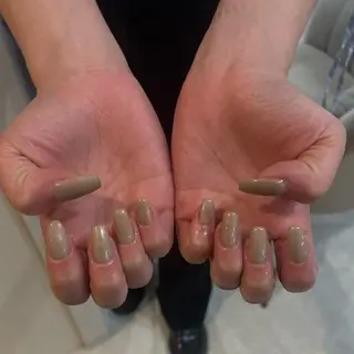 ネイル 𝑟𝑖𝑠𝑎 🕯‎🤍のネイルデザイン