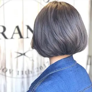 ショート カラー GRANDE アオキのヘアスタイル