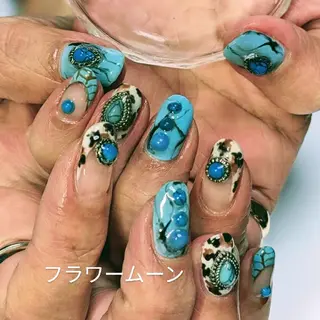 ネイル フラワー ムーンのネイルデザイン