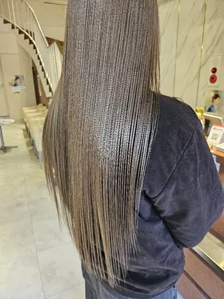 ロング 岡田 奈々のヘアスタイル