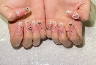 ネイル VIERU 🌈🎀💖のネイルデザイン