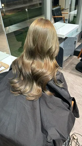 ロング KEIJI CLASS所属・大阿久 華恋のヘアスタイル