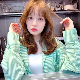 セミロング カラー 岡野 静華のヘアスタイル