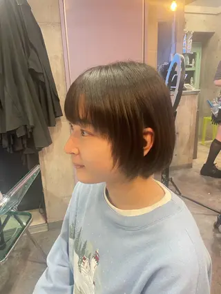 ショート HIKARI🐈‍⬛ レイヤー×デザインのヘアスタイル
