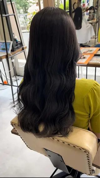 ロング メンズバレイヤージュ 斉藤春のヘアスタイル