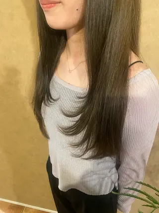 カラー やがい さくら 　MYAのヘアスタイル