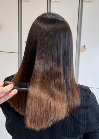 ロング メンズバレイヤージュ 斉藤春のヘアスタイル