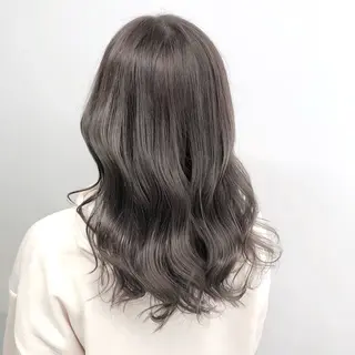 ミディアム レイヤーカット✂︎ ハイトーン🧋ひろむのヘアスタイル