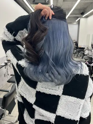 カラー 服部 しおんのヘアスタイル