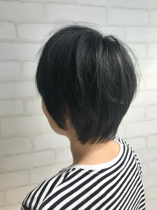 ショート 金沢 広美のヘアスタイル
