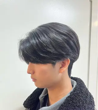 ショート パーマ 韓国風メンズ/毛流れ ヘアなら須田龍世のヘアスタイル