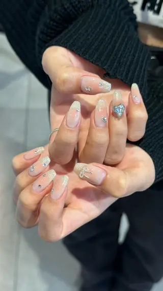 ネイル 🎀韓国レイヤー特化 🎀ベージュ/ミクのヘアスタイル