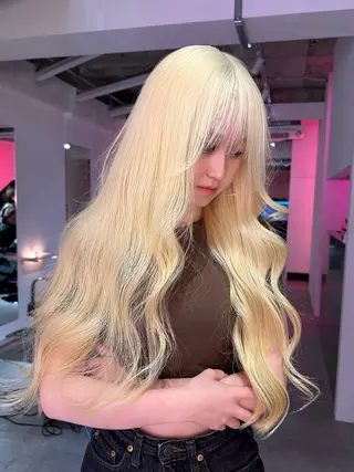 ロング ブリーチカラー 特化/MAHIROのヘアスタイル