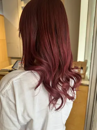 ミディアム miloc MOMOKAのヘアスタイル
