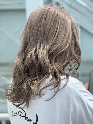 ミディアム カラー ヘアアレンジ 髪質改善×ハイトーン 中田啄也のヘアスタイル