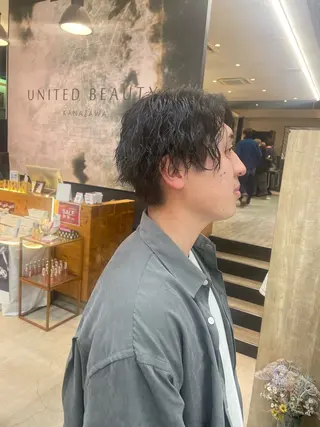 ミディアム UNITED  BEAUTY KANAZAWA所属・テラダ ユウシン西金沢のヘアスタイル